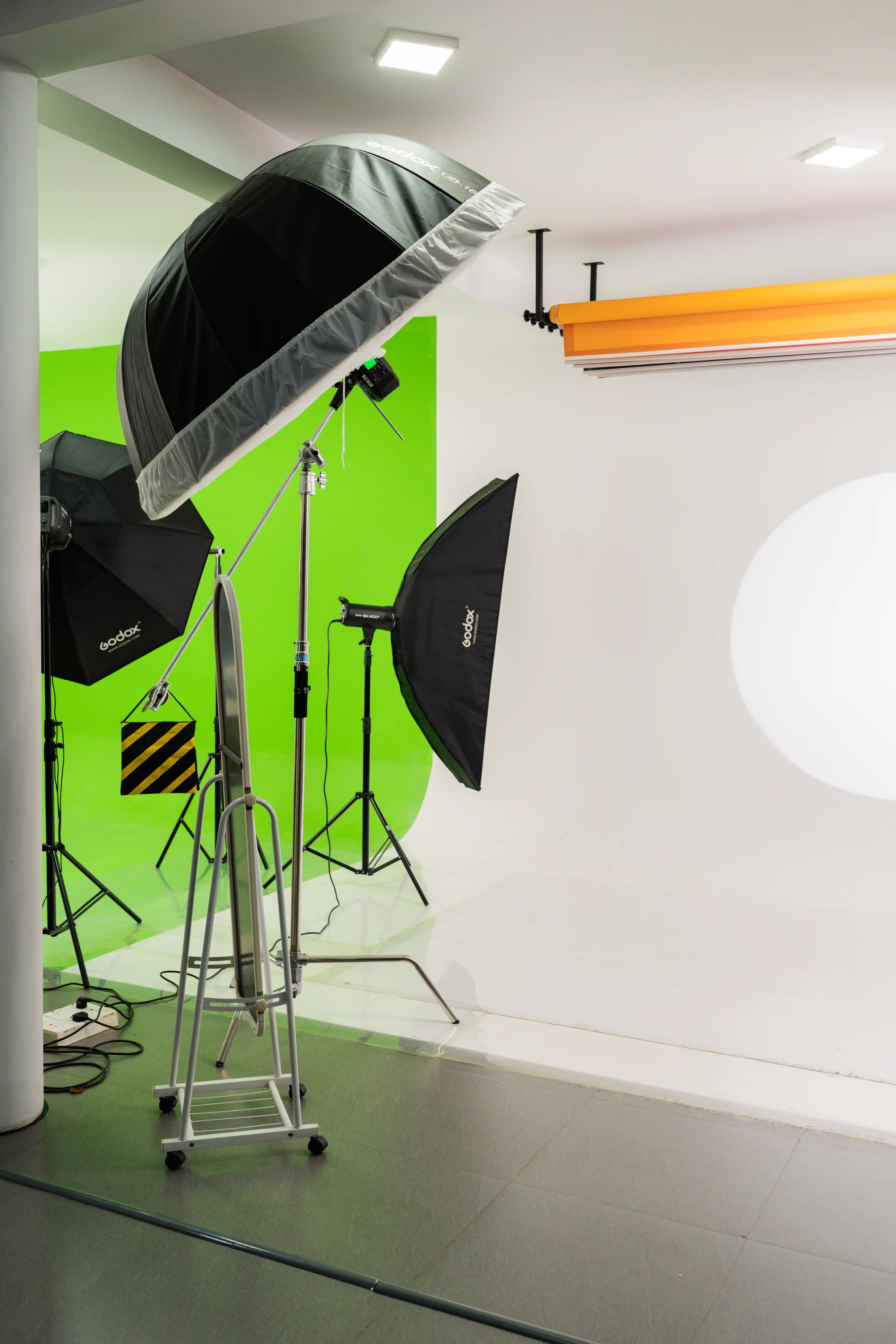 Studio — equipment 12 by UrbanBooth